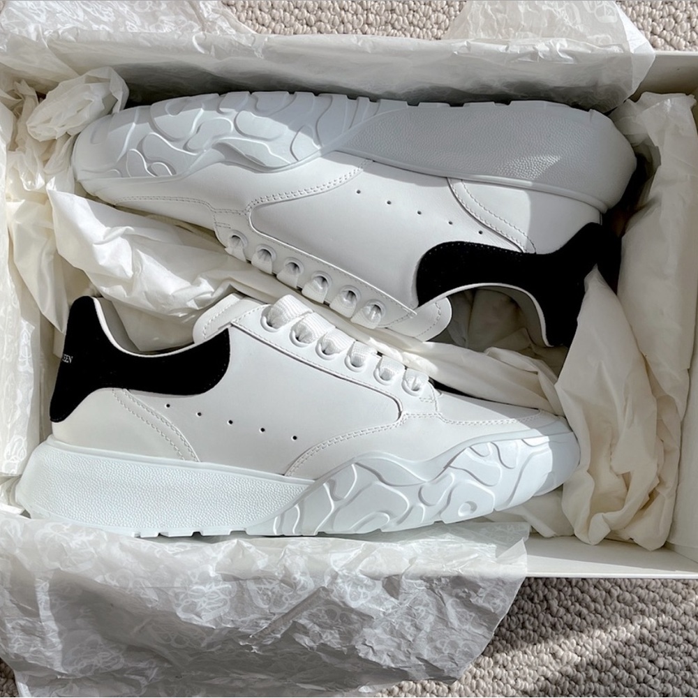 NEW ALEXANDER MCQUEEN Women Court Sneakers Luxury Leather Black White size EU 39 - Picture 6 of 6